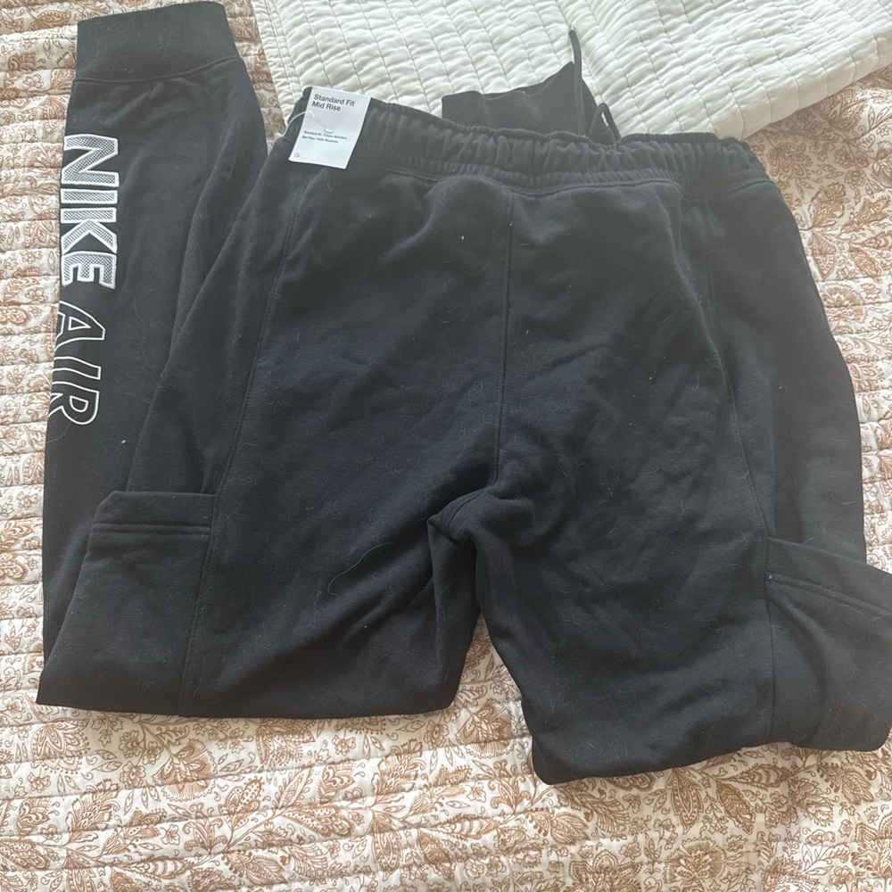 NWT Women’s MEdium Nike Black Air Sweatpants